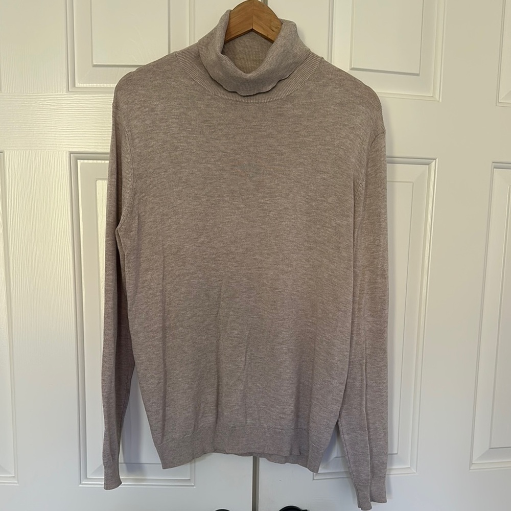 Women’s Taupe Turtleneck Loose lightweight Sweater H&M, size Large